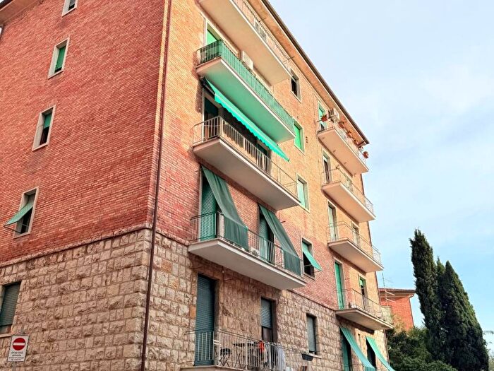 Appartamento quadrilocale in affitto in Via Francesco Maturanzio, Centro, Perugia