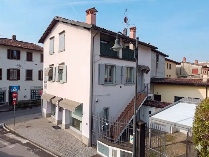 Appartamento trilocale in vendita in Via Don Luigi Belotti, Grumello Del Monte