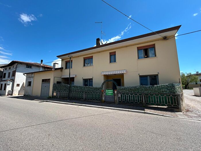 Casa con 7 locali in vendita in Via Bugnins, Camino Al Tagliamento