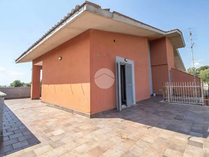 Casa con 10 locali in vendita in Strada di Colle Marocco, Palombara Sabina