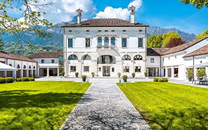 Casa con 6 locali in vendita in Belluno