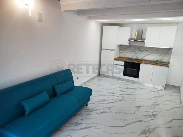 Appartamento trilocale in vendita in Via Giuseppe Agnello, Siracusa