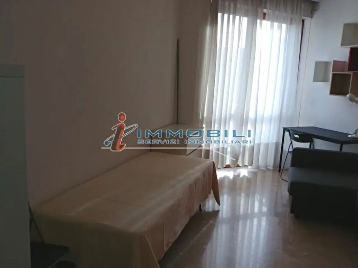 Appartamento bilocale in affitto in Via Tonale, Milano