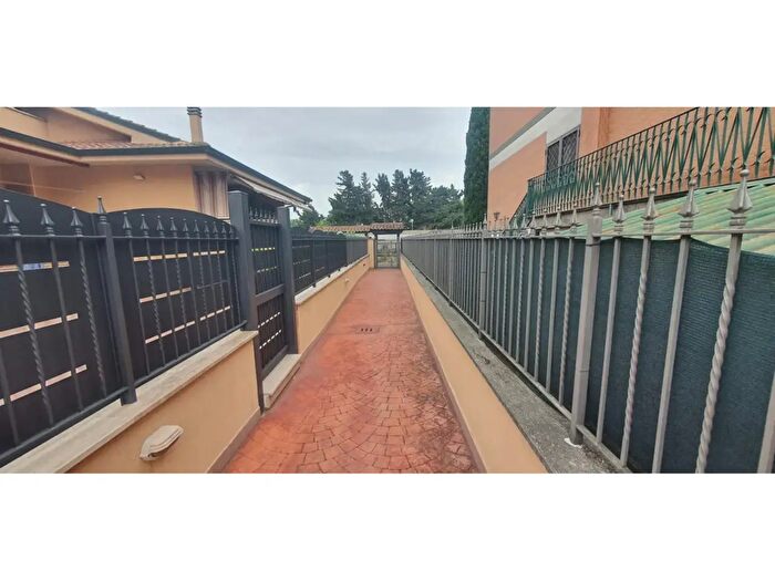 Casa quadrilocale in vendita in Via Publio De Tommasi, Roma