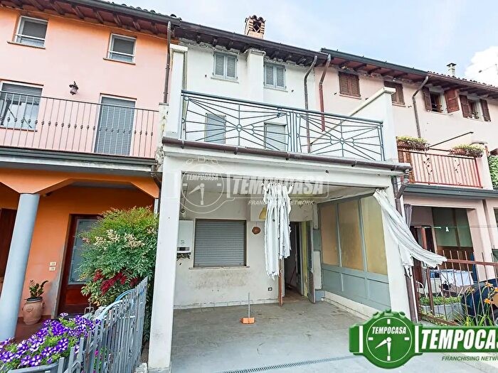Casa quadrilocale in vendita in Via Giuseppe Mazzini, Moscazzano