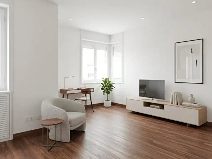 Appartamento con 6 locali in vendita in Via Alcide De Gasperi, Lecce