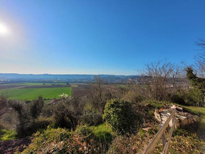 Casa con 6 locali in vendita in Strada Provinciale di Ponte San Giovanni Tratto, Torgiano