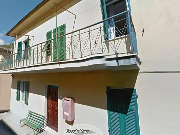 Casa con 8 locali in vendita in Via del Corso, Fosdinovo