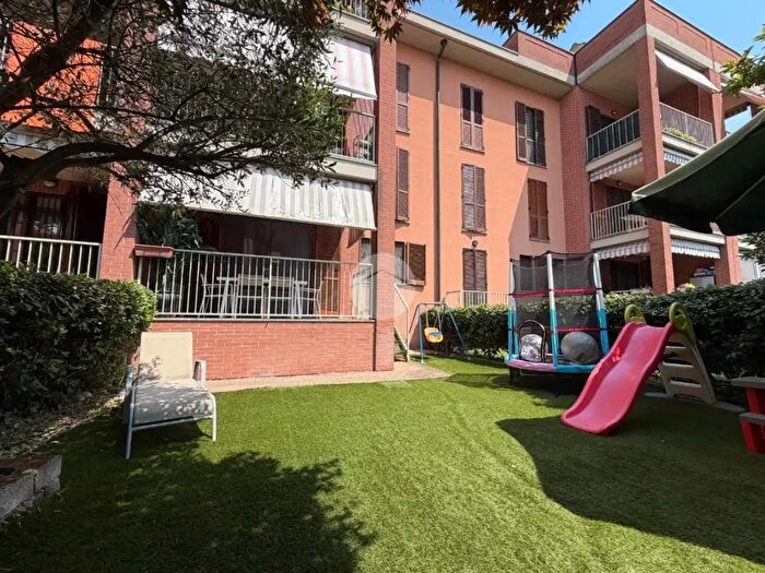 Appartamento bilocale in vendita in Piazza Orsa Maggiore, Pessano Con Bornago