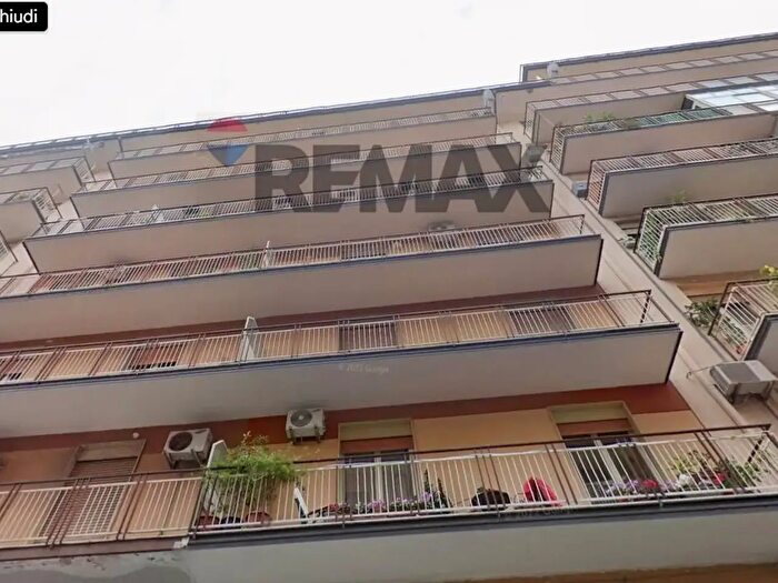 Appartamento trilocale in vendita in Via Lombardia, Acireale