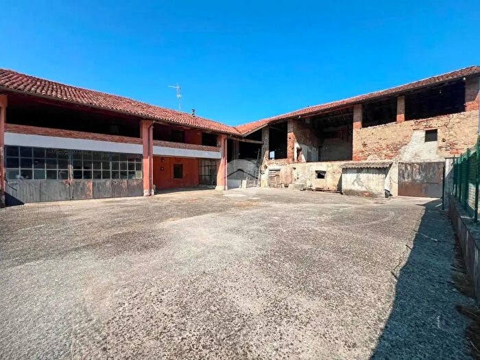 Casa con 5 locali in vendita in Via LocMonticelle, Castrezzato