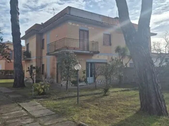 Casa con 5 locali in vendita in Via dei Faggi, Anzio