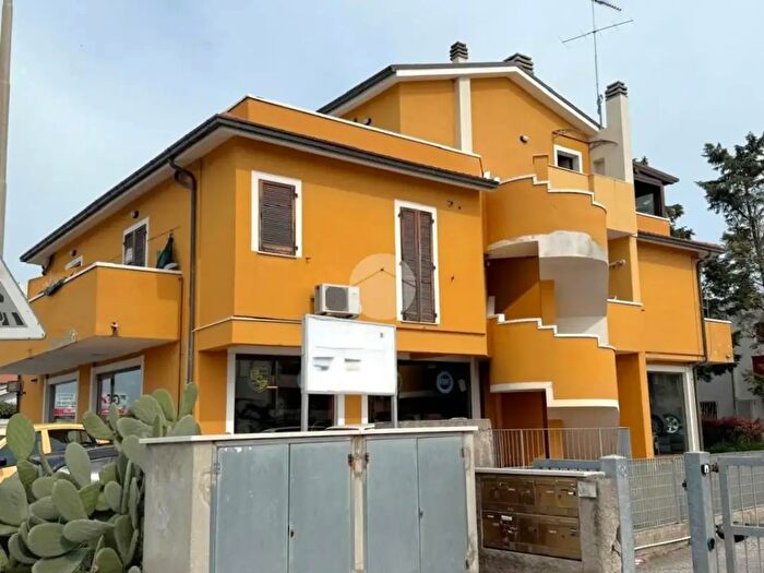 Appartamento quadrilocale in vendita in Str Nazionale Adriatica Sud, Fano
