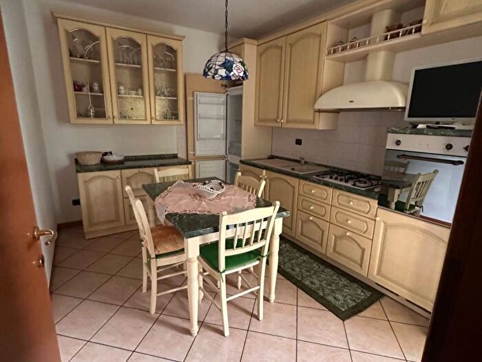 Appartamento trilocale in affitto in Via Amilcare Ponchielli, Borgo Palazzo, Bergamo