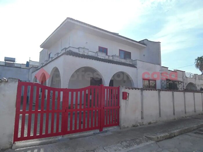 Casa quadrilocale in vendita in Via Giovanni Paisiello Snc, Brindisi