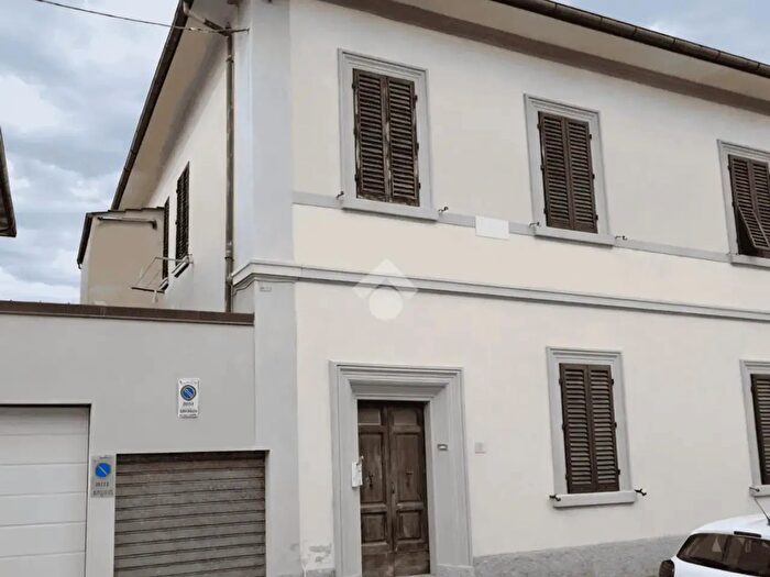 Casa con 6 locali in vendita in Via della Costituzione, San Giovanni Valdarno