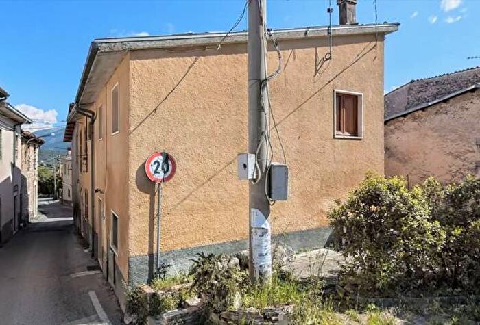 Appartamento trilocale in affitto in Via Fonte Pianura, Centro, Scoppito
