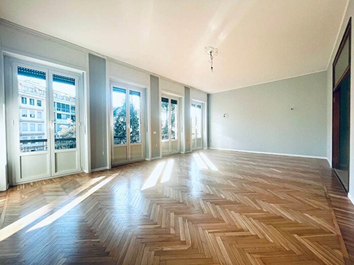 Appartamento con 5 locali in affitto in Via San Vincenzo, Corso Genova, Milano