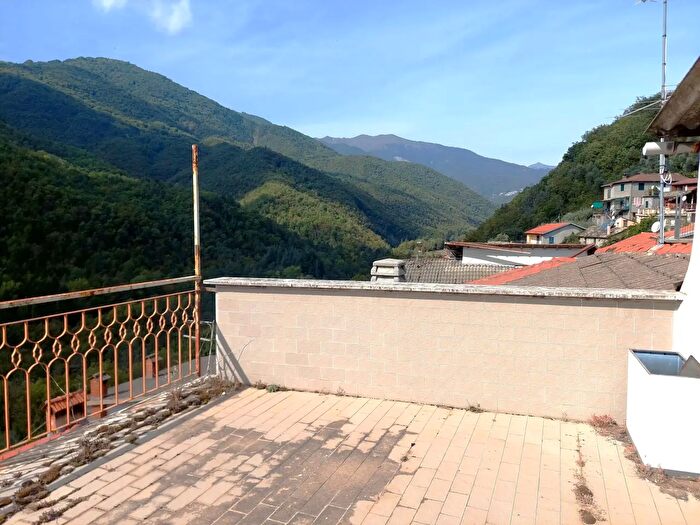 Casa con 5 locali in vendita in Via S Lorenzo, Pieve Di Teco