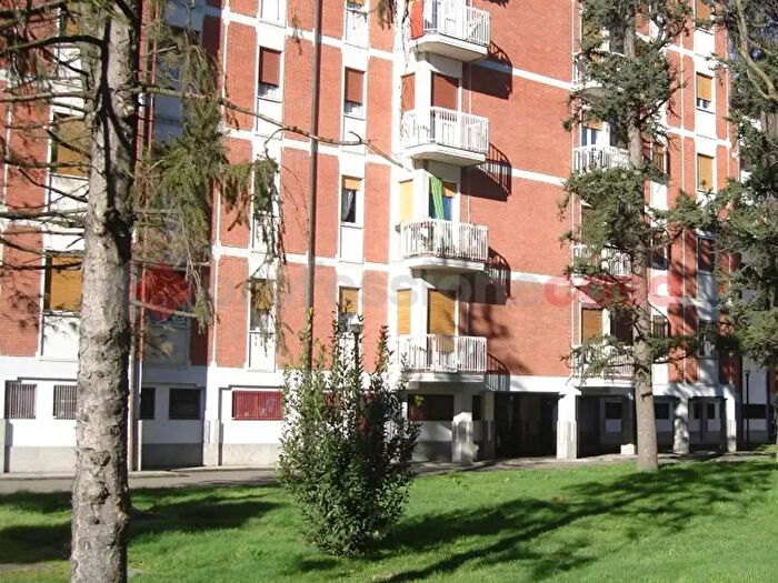 Appartamento con 5 locali in vendita in Via Togliatti, Locate Di Triulzi