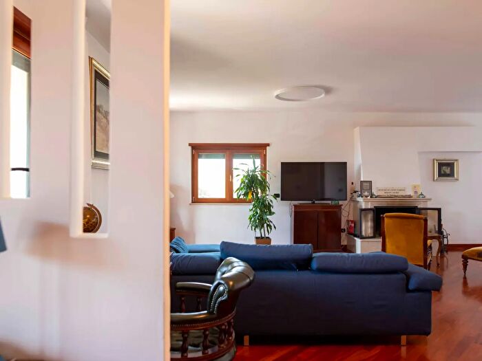 Casa con 6 locali in vendita in Via Leonardo da Vinci, Catanzaro