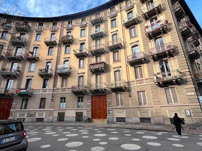 Appartamento quadrilocale in affitto in Largo Montebello, Vanchiglia, Torino