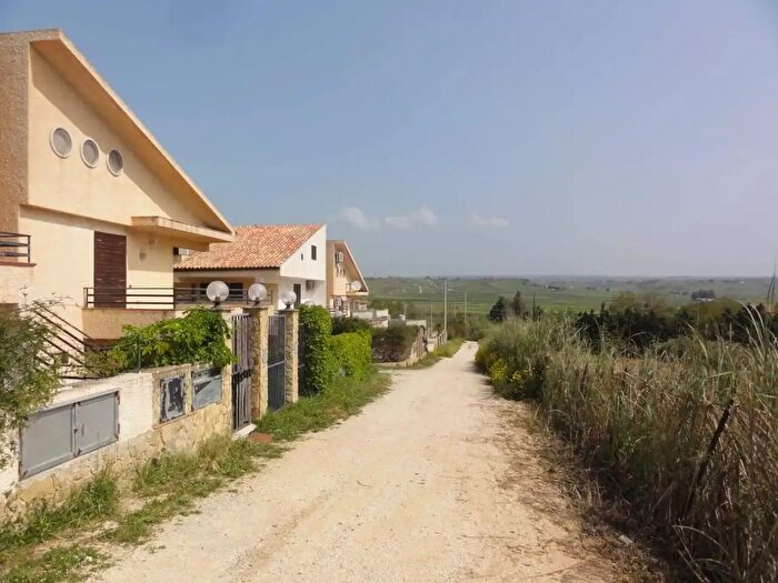 Appartamento con 5 locali in vendita in Via Assisi, Menfi