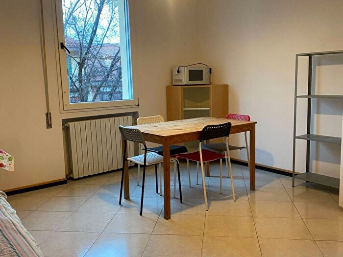 Appartamento trilocale in affitto in Via Giuseppe Bentivogli, Massarenti, Bologna