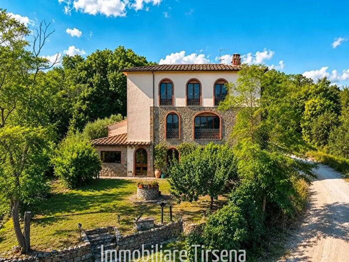 Casa con 6 locali in vendita in Orvieto