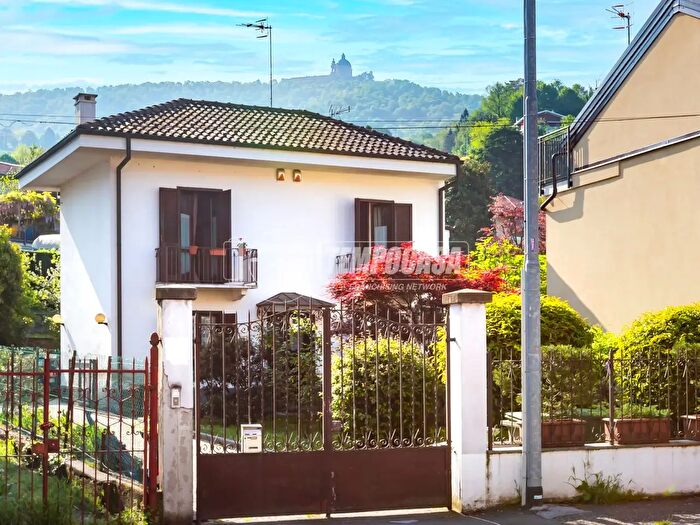 Casa con 8 locali in vendita in San Mauro Torinese