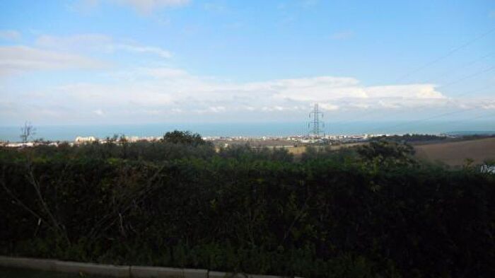 Casa con 6 locali in vendita in Strada delle Cone, Senigallia