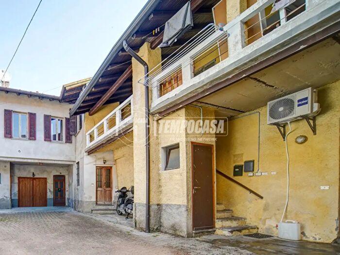 Appartamento bilocale in vendita in Via Carletto Ferrari, Galliate Lombardo