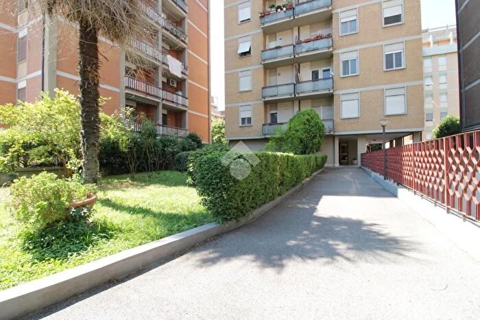 Appartamento quadrilocale in vendita in Via R Lambruschini, Terni