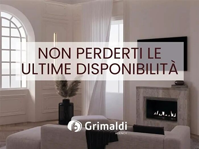 Appartamento trilocale in vendita in Via Camillo Guerra, Napoli