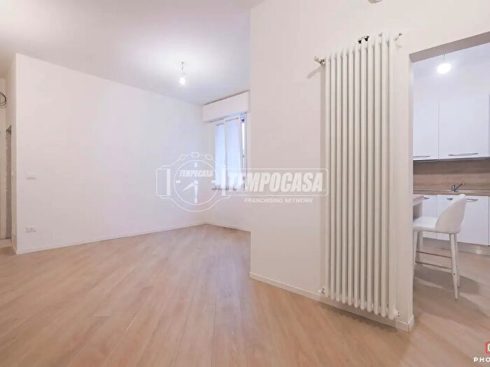 Appartamento trilocale in vendita in Via Massa Carrara, Bologna