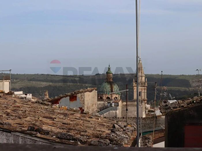 Appartamento trilocale in vendita in Corso Vitt Veneto, Ragusa