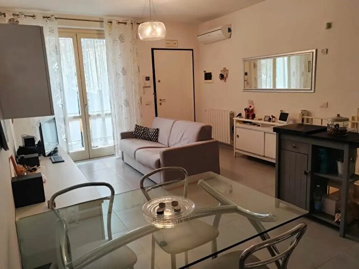 Appartamento con 5 locali in vendita in Ia Ferdinando Martini, Massa