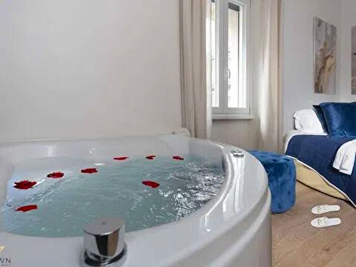 Appartamento bilocale in affitto in Via Del Falco, Borgo, Roma