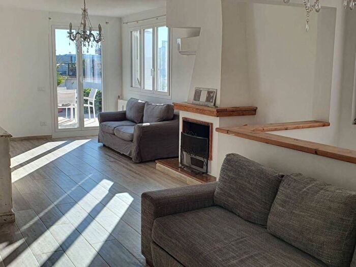 Casa quadrilocale in affitto in Via Mare di Bering, Ostia Levante, Roma