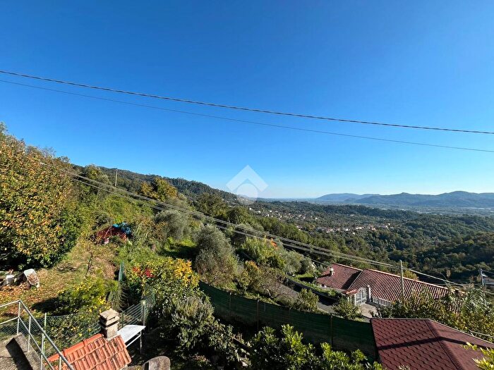 Appartamento quadrilocale in vendita in Via Colombiera, Podenzana