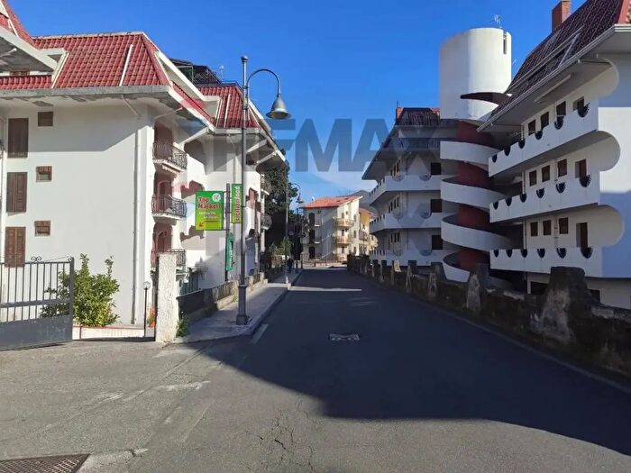 Appartamento trilocale in affitto in Via Recanati, Giardini Naxos