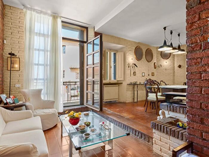 Appartamento con 9 locali in vendita in Montepulciano