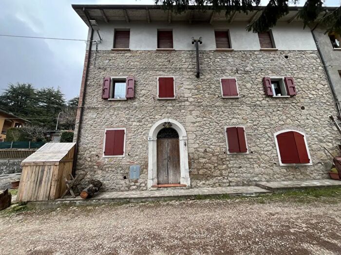 Casa con 6 locali in vendita in Via John E Robert Kennedy, Monte San Pietro