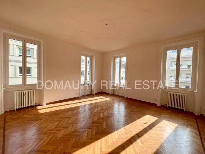 Appartamento quadrilocale in affitto in Piazza Santa Maria Beltrade Milano, Milano