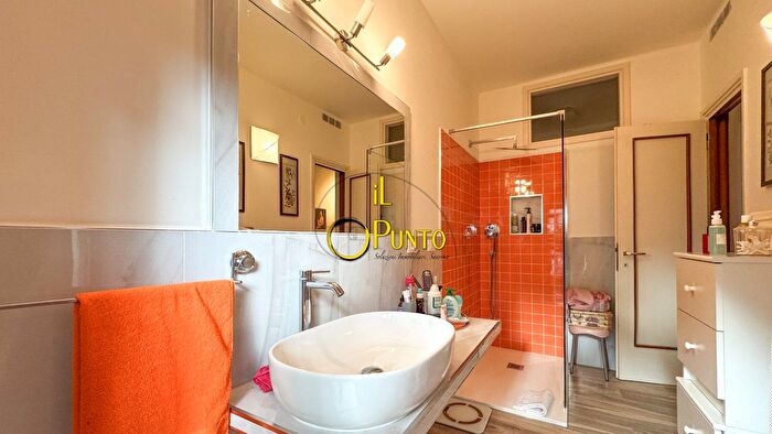 Appartamento trilocale in vendita in Via Padre Semeria, Sanremo