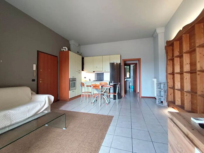 Appartamento bilocale in affitto in Via Risorgimento, Iseo