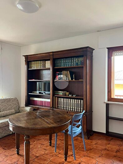 Appartamento con 5 locali in affitto in Via Stoppele, Verona