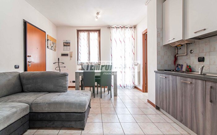 Appartamento bilocale in vendita in Via Garibaldi, Turate