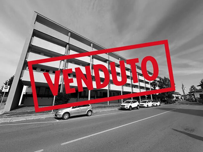 Appartamento con 7 locali in vendita in Via Giovanni Battista Candotti, Codroipo