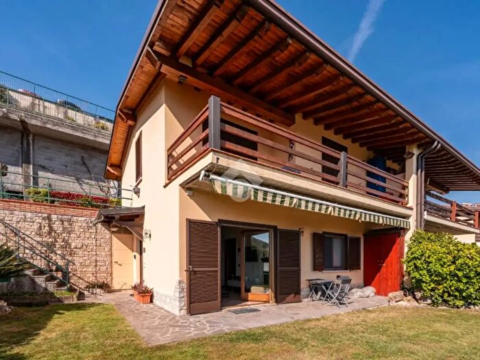 Appartamento trilocale in vendita in Via Mezzane, Villanuova Sul Clisi